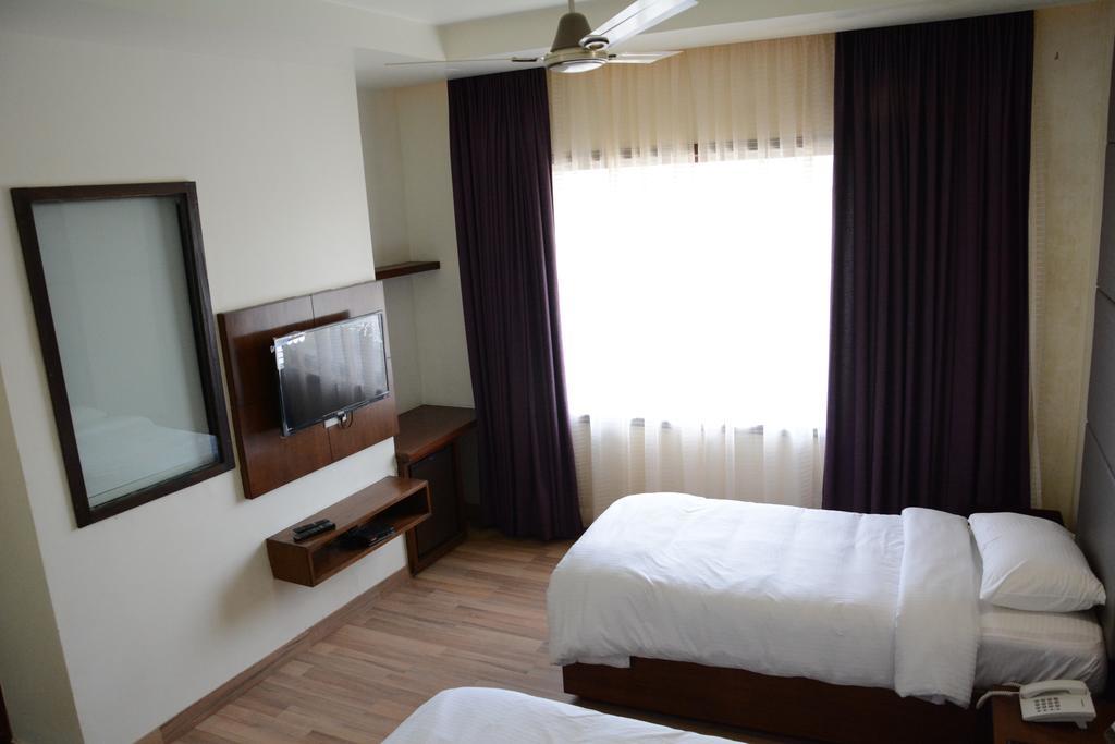 Pathānkot Green Hotel & Restaurant חדר תמונה